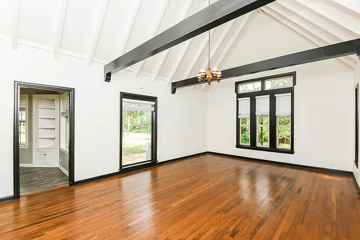 4700 Normandy Rd — Photo 3