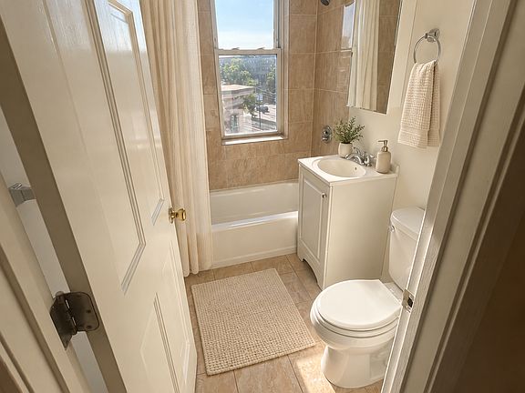 2nd image of 1190 Commonwealth Ave #20