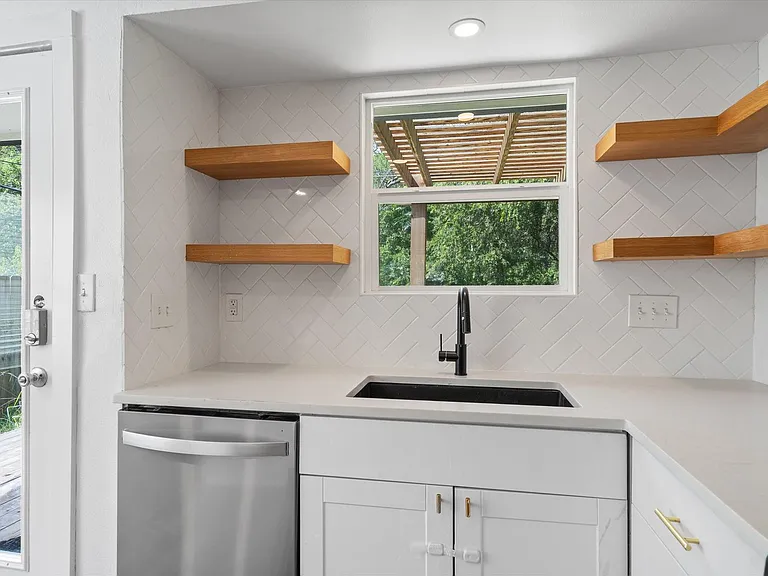 3307 Oak Aly — Photo 9