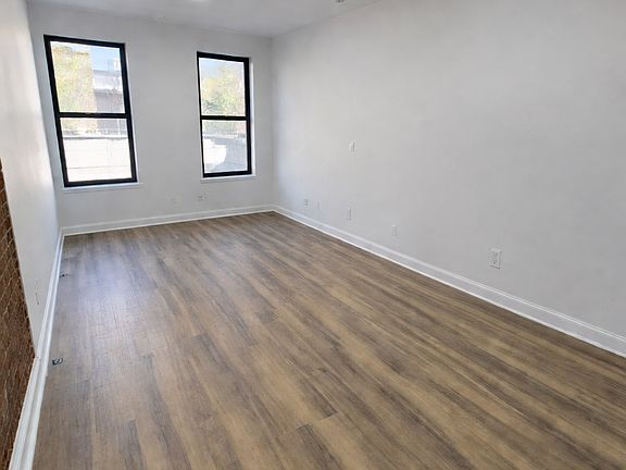 3rd image of 234 E 106th St #3A1