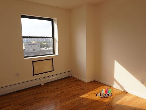 3rd image of 3721 31st St APT 203