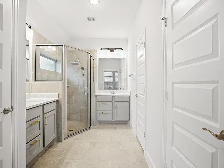 2539 Summer Peach St — Photo 12