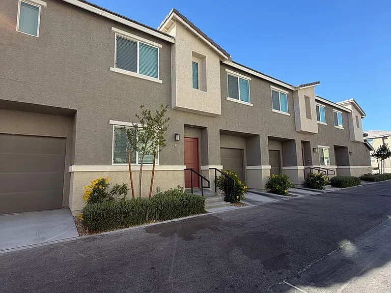2726 Atomic Tangerine Way #2 — Photo 26