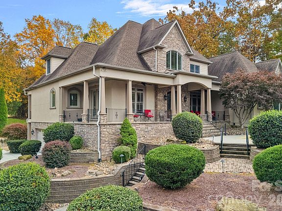 3rd image of 8056 Windsong Rd