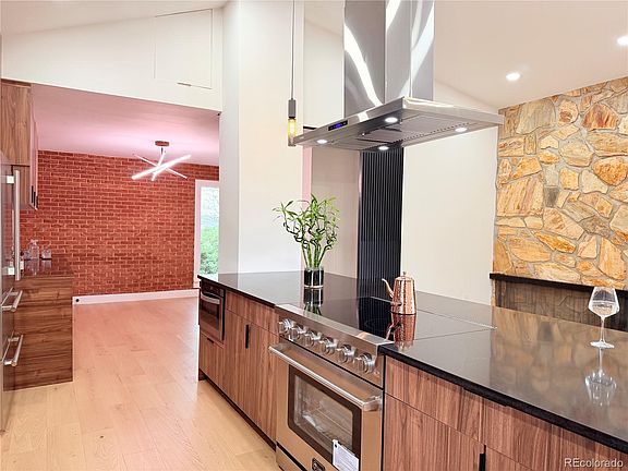 5th image of 13935 W Center Drive