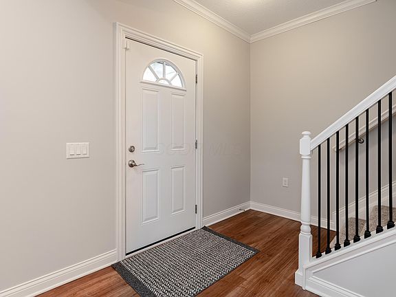 4th image of 632 E Whittier St
