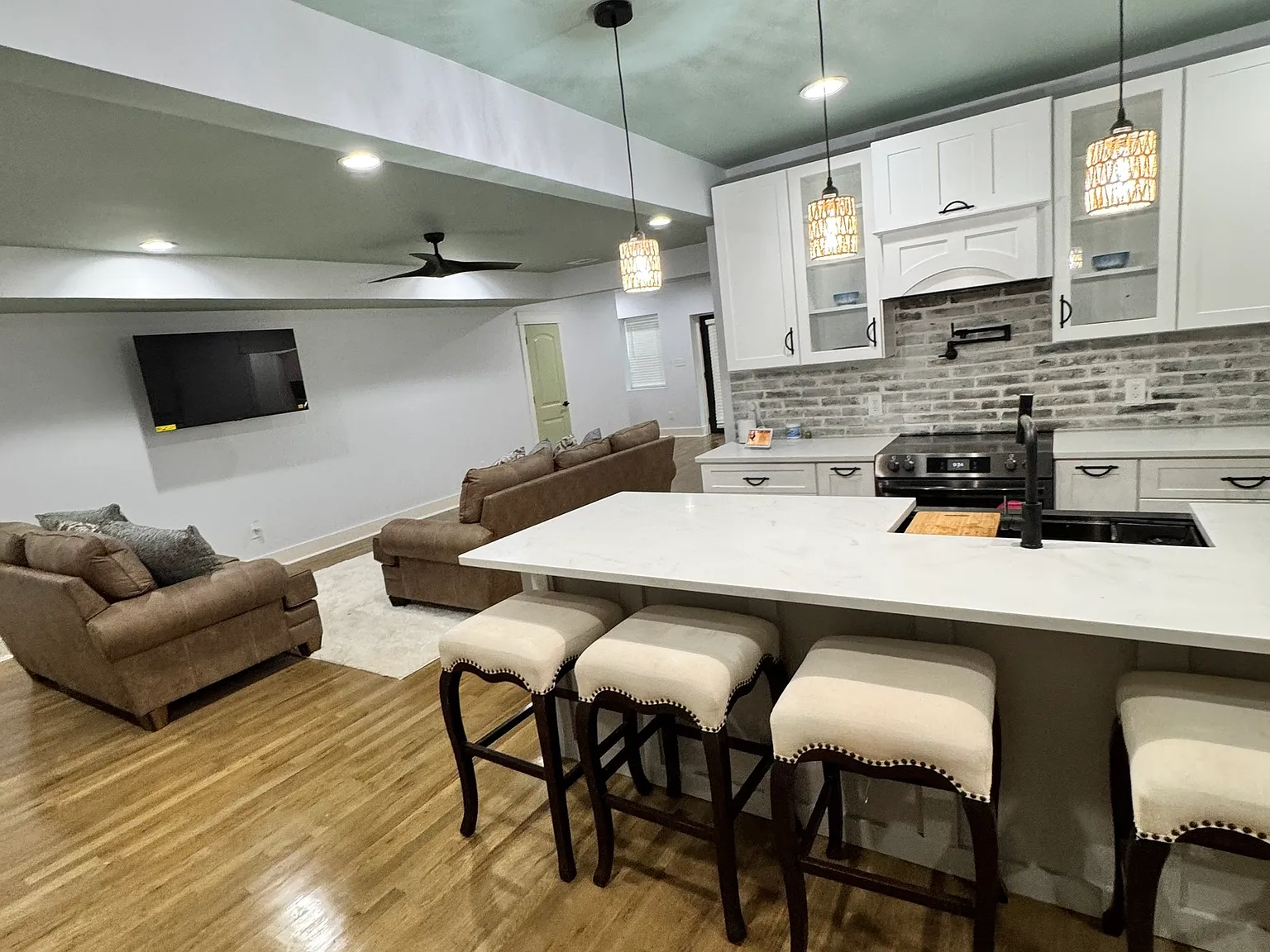 2 bed, 2.0 bath, 1700 sqft, $2,800 — Photo 4