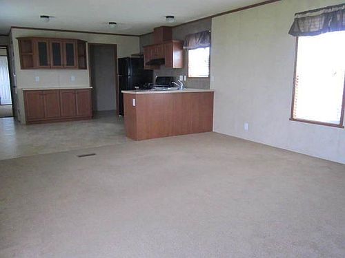 1st image of 923 Pinecreek