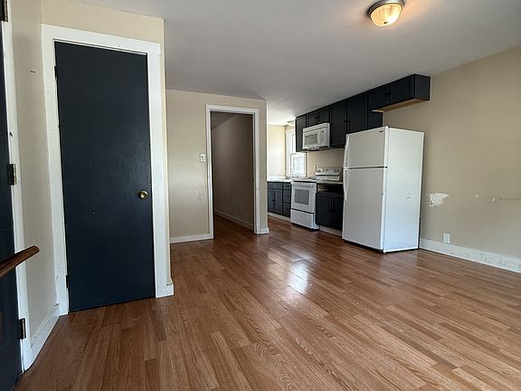 4th image of 115 N Main St APT 1A