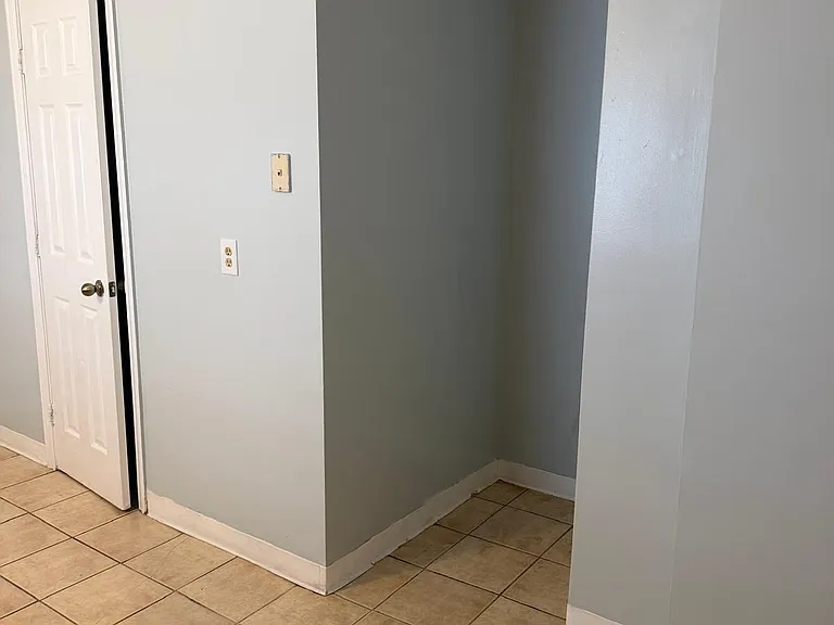 1132 Wolf St #1 — Photo 5