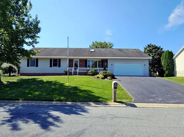 613 Richfield Dr, Lebanon, PA 17042