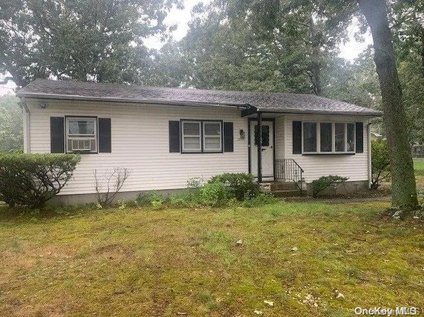 27 Andrea, Riverhead, NY 11901