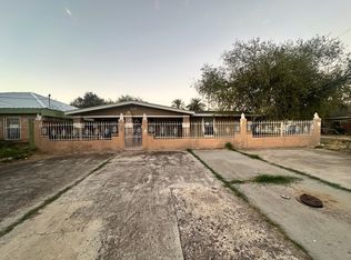 2220 E Plum St, Laredo, TX 78043