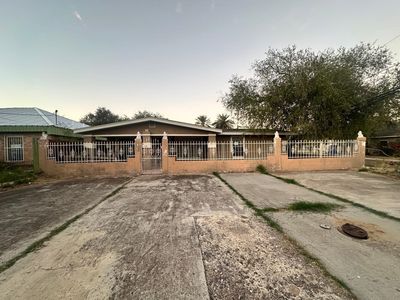 2220 E Plum St, Laredo, TX, 78043