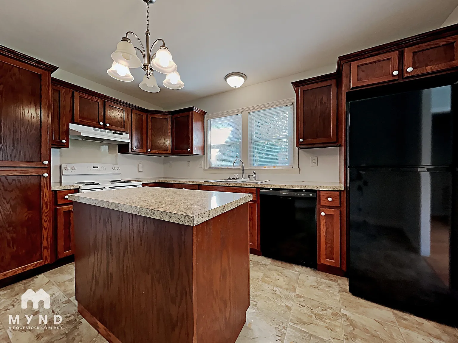 2 bed, 1.0 bath, 1056 sqft, $1,555 — Photo 3