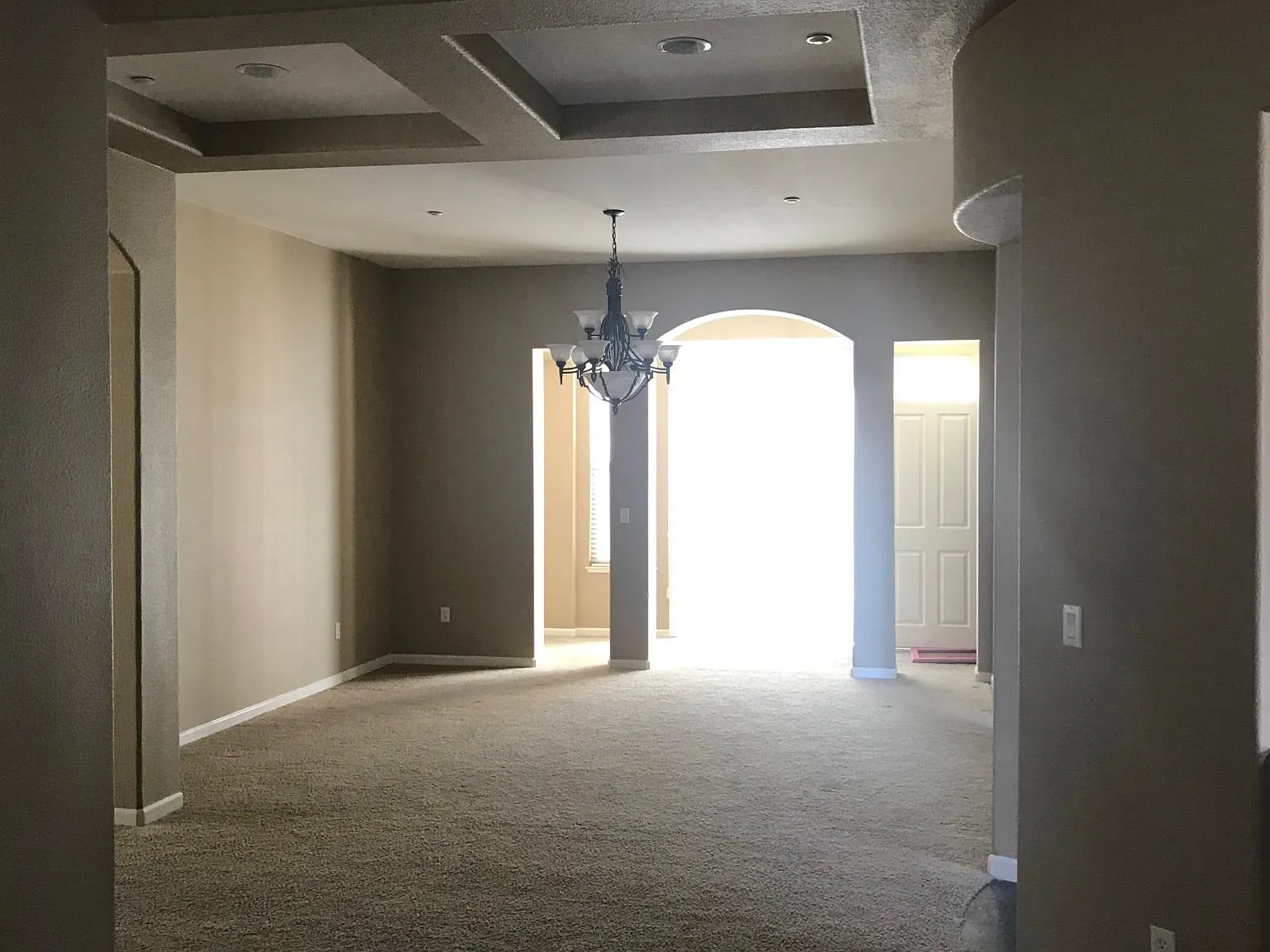 4 bed, 3.5 bath, 4500 sqft, $3,500 — Photo 3