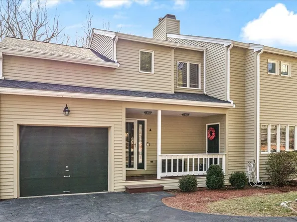 24 Pemberton St #A, Walpole, MA 02081