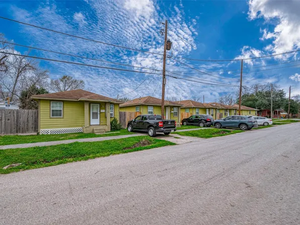 3938 King St, Houston, TX 77026