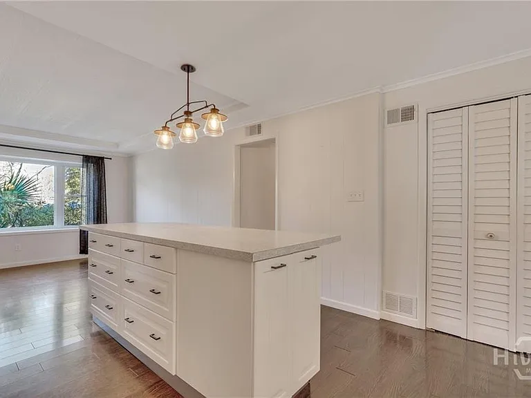 2337 Shirley Dr — Photo 12