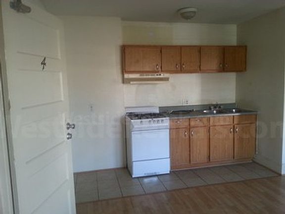 2nd image of 981 S Wilton Pl APT 8