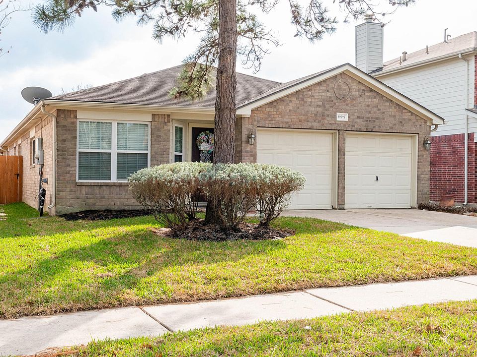 1st image of 11919 S Brenton Knoll Dr