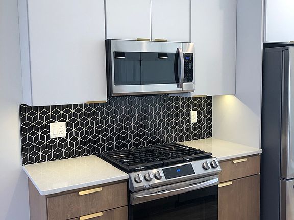 4th image of 1721 D St SW #2