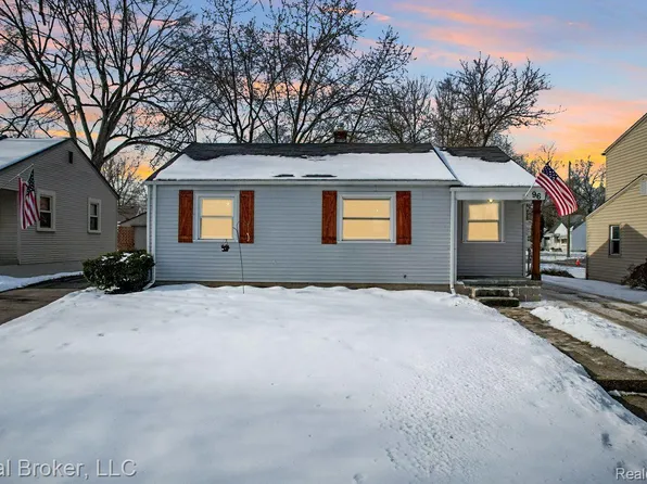 96 S Roslyn Rd, Waterford, MI 48328