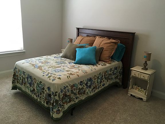 5th image of 705 103 Farm View Dr
