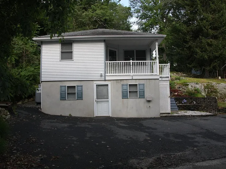 2 Sutton Rd — Photo 11