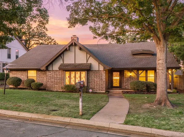 2214 Wilson Dr, Arlington, TX 76011