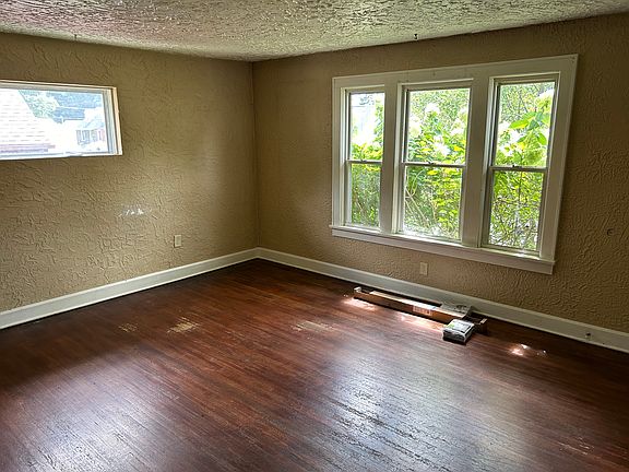 4th image of 124 Chilton Ave