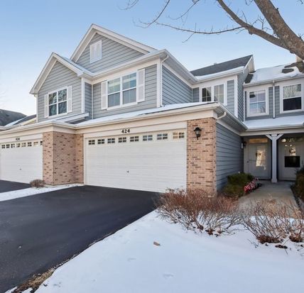424 Acushnet St, Elgin, IL 60124