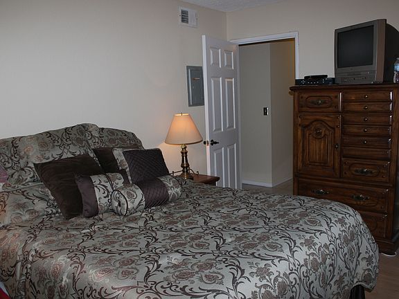 4th image of 1244 N Park Western Dr 27