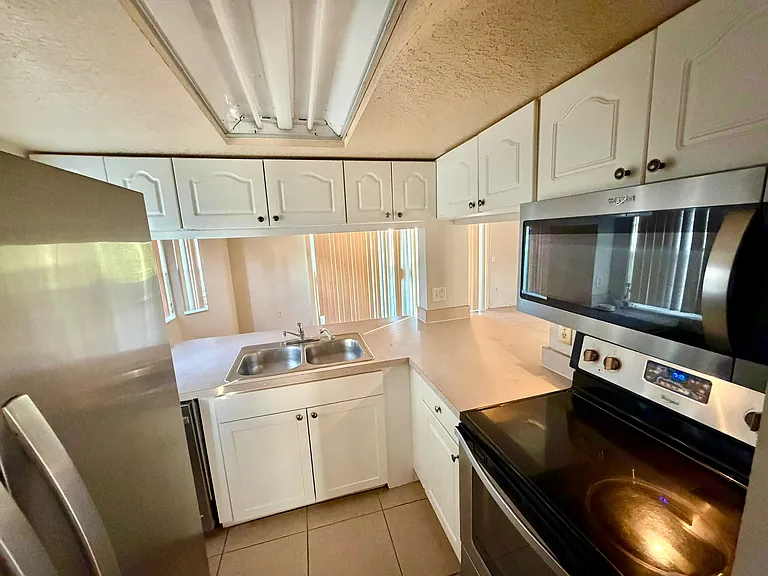 332 Caribbean Dr — Photo 14