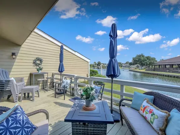 5 April Point Dr S, Montgomery, TX 77356