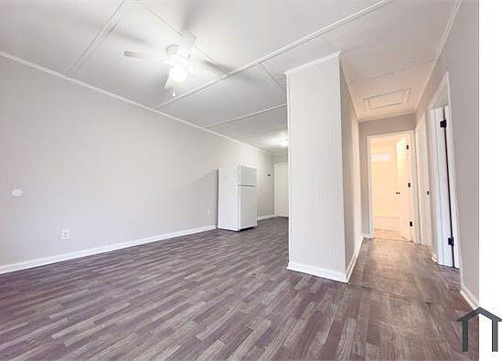 3rd image of 1913 Success St #B
