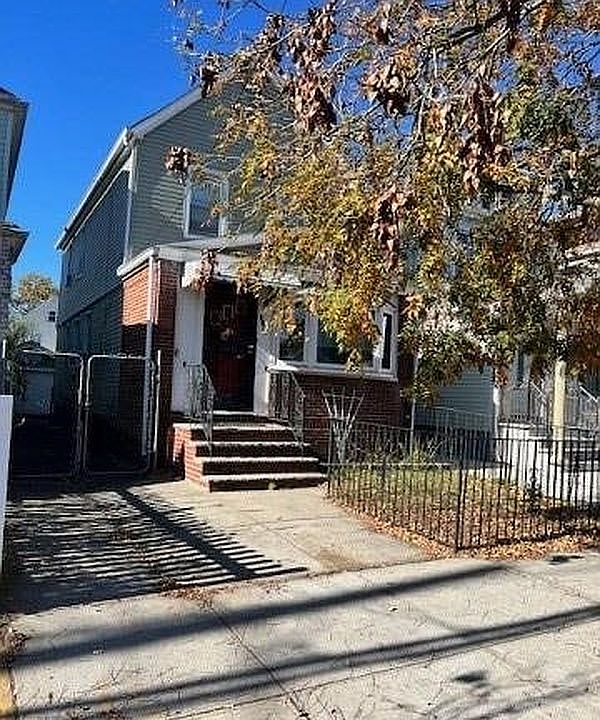 1st image of 8950 204th St