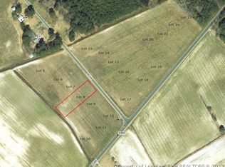 8 Bear Ln, Lumberton, NC 28360