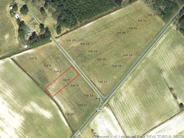 8 Bear Ln, Lumberton, NC 28360