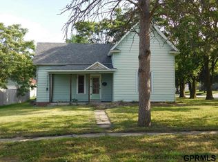 1008 Elm St, Seward, NE 68434