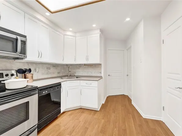 8940 Colonial Road image 10 of 20