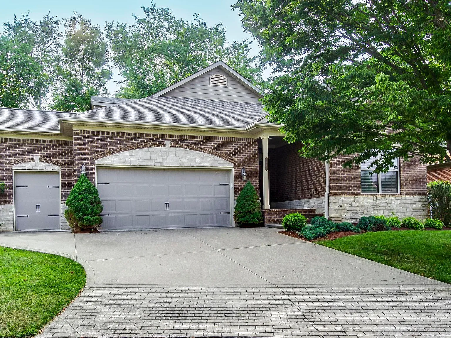 4 bed, 2400 sqft, $2,600 — Photo 1