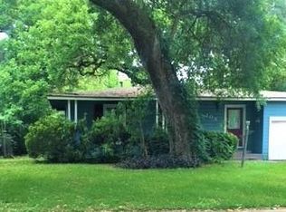 108 Wisteria St, Lake Jackson, TX 77566
