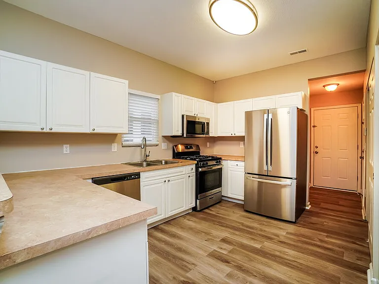 6105 Bristol Ridge Dr — Photo 7