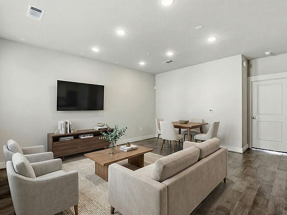 3rd image of 4819 Caroline St #103