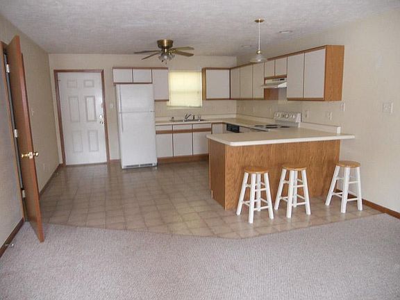 2nd image of 800 E Browning St #B
