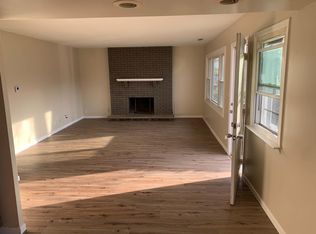 107 S Bartlett Rd, Streamwood, IL 60107