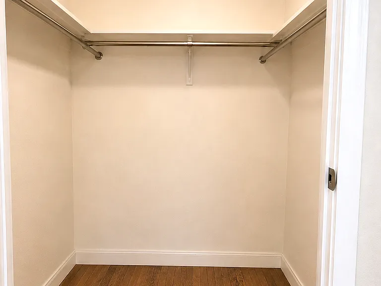 304 Loren Ct — Photo 12