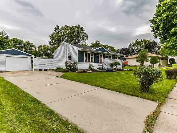 2nd image of 1116 Aspen Dr