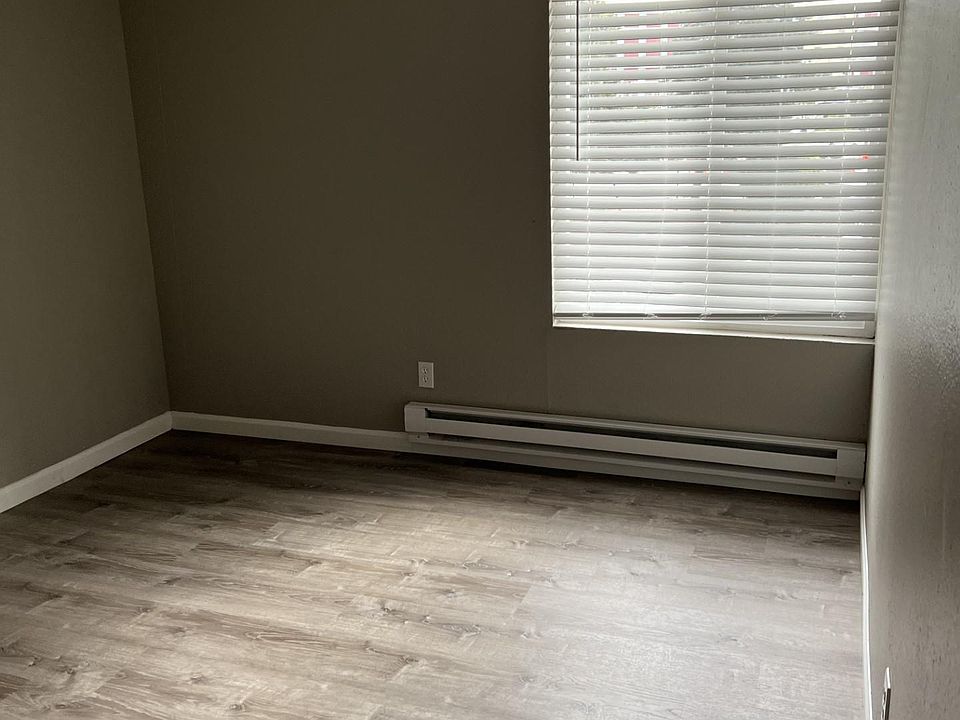 1st image of 100 Wilmington Dr APT C1